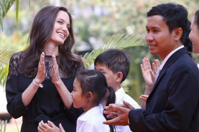 Ancelina Coli boşandıqdan sonra ilk dəfə tədbirdə - fotolar