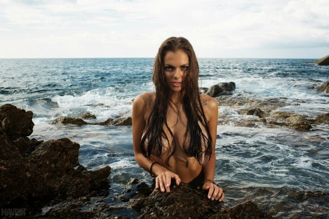 Rus modelin başı bəladadır - foto