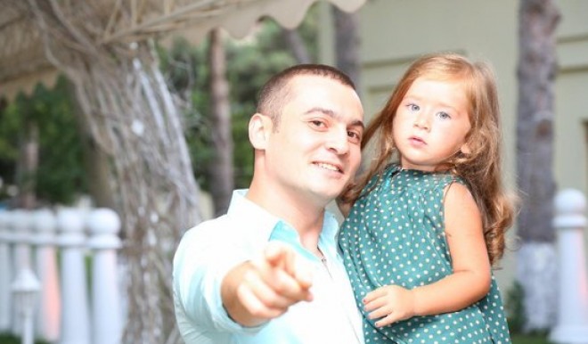 Emilin qızının yeni fotosu