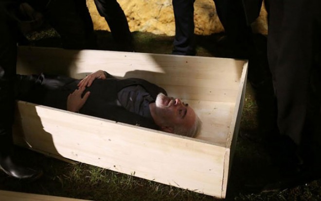 Tabuta girdi, halı pisləşdi