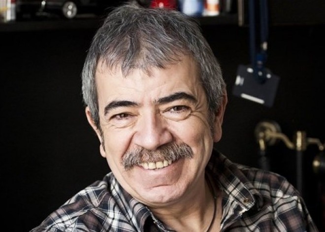 "Aşkı Memnu" serialının aktyoru restoranda dostu ilə - foto