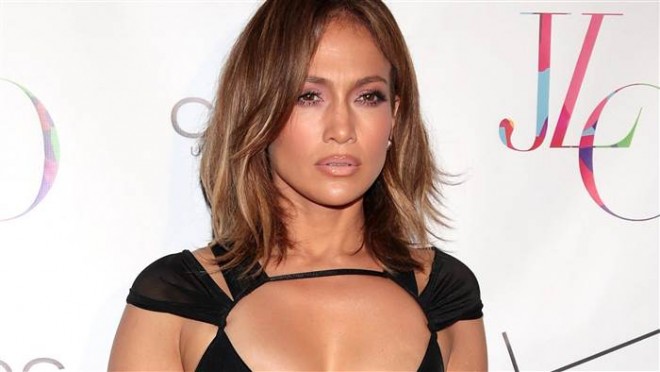 Ceylo yeni mahnısının sədaları altında oynadı