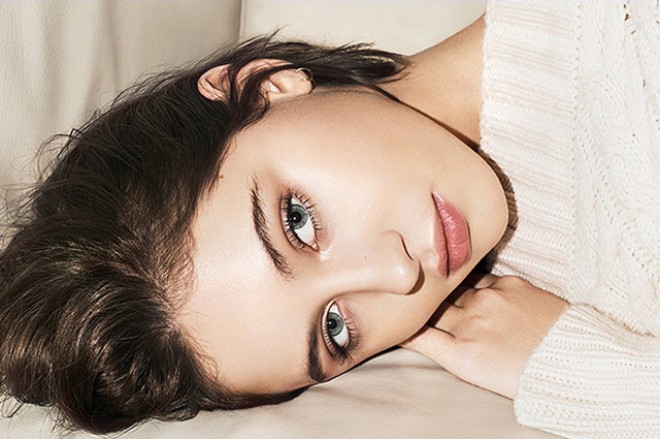 16 yaşında olduğuna inanmaq çətindir - fotosessiya