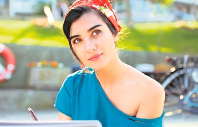 Tuba Büyüküstün onları geridə qoydu