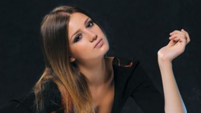 Gizem Karaca mükafat aldı