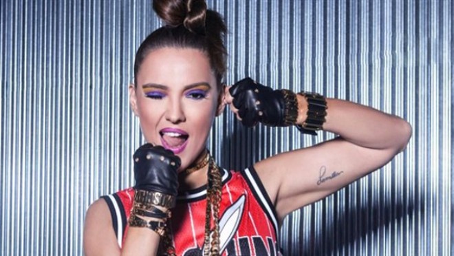 Demet əsəbiləşdi: “Bunlar ruh xəstələridir"