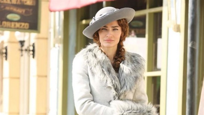 Türkiyəli aktrisa: "Amerikadakı evi bağlayıb gəldim"