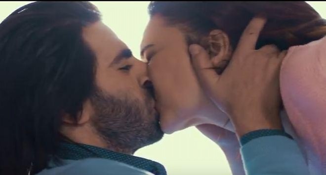 Elşadla Oksana öpüşdü - video