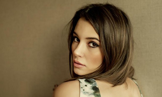 Aktrisa məktəbli fotosunu paylaşdı