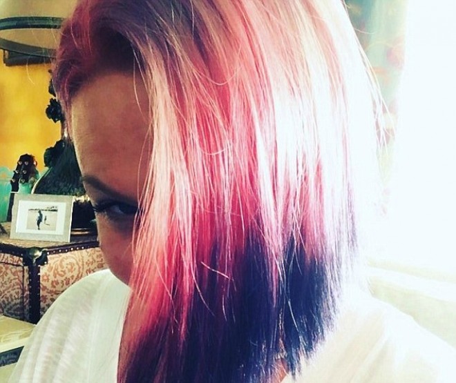 “Pink”in adına uyğun yeni saç rəngi