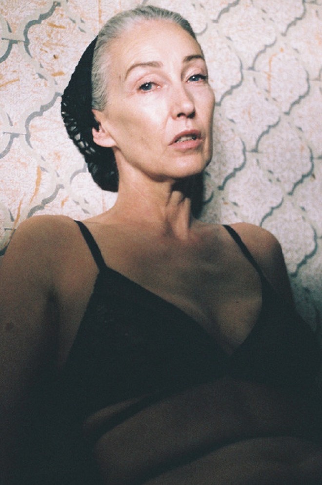 57 yaşlı modeldən gözlənilməz fotosesiya