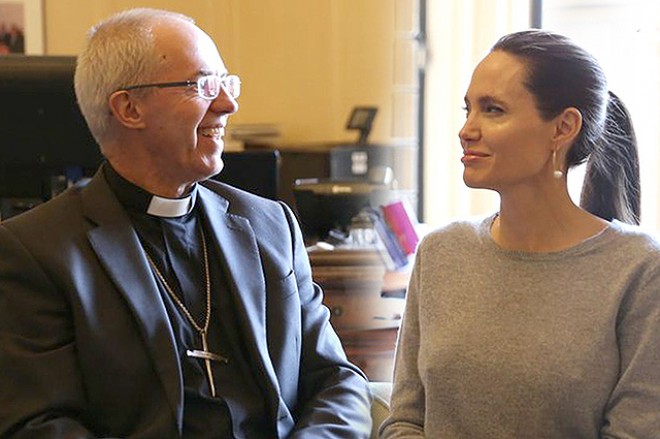 Ancelina Coli İngiltərənin baş keşişi ilə görüşdü - fotolar