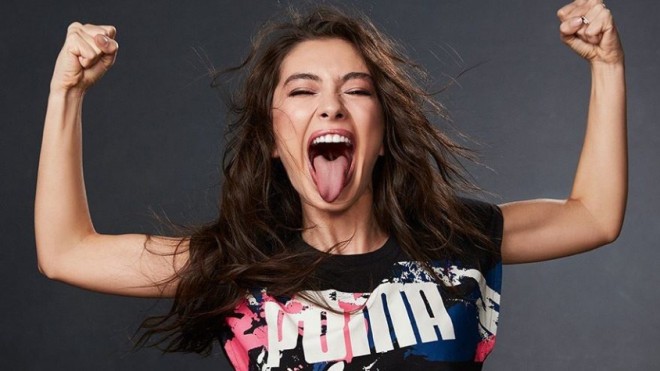 Neslihan Atagül: “Hiss etdiyim kimi geyinirəm”