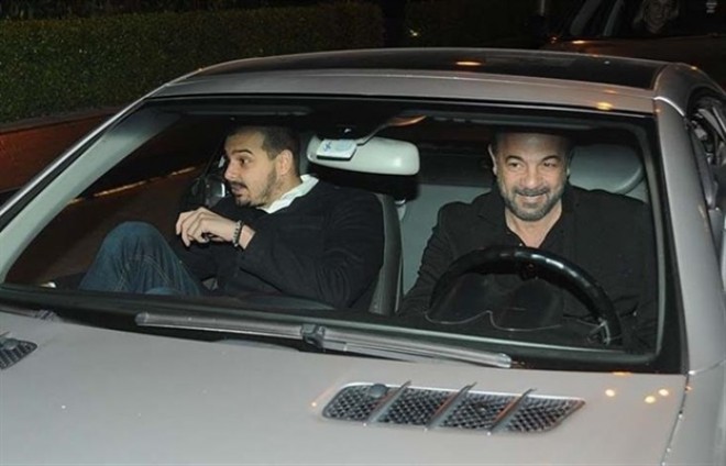 “Kara Sevda”nın aktyoru oğlu ilə gecə gəzintisində