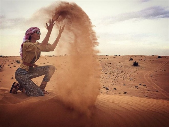 Həm istirahət edir, həm də məsləhət verir - fotolar