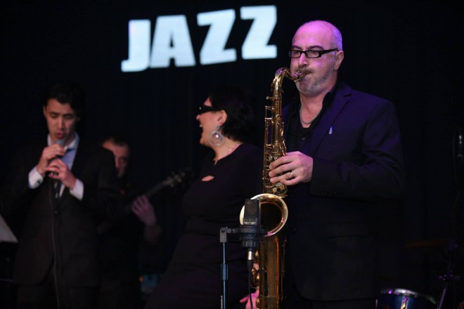 Almaniyanın jurnalı yerli cazmendən yazır