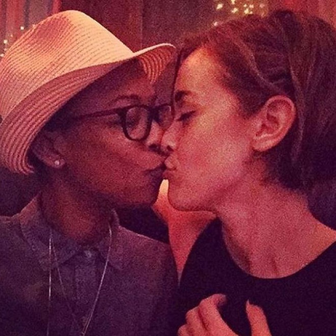 Məşhur ulduz həmcinsi ilə ailə qurdu - fotolar