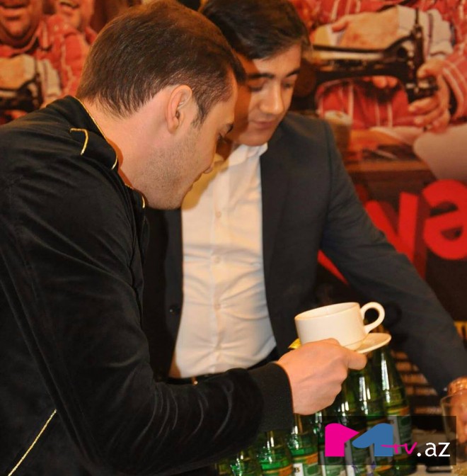 Emili bir də ackən görün - fotolar