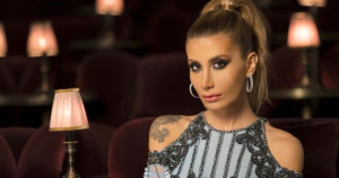 &nbsp;İrəm Derici: “Silikon taxdırdığım üçün özümü əsl qadın kimi hiss edirəm”