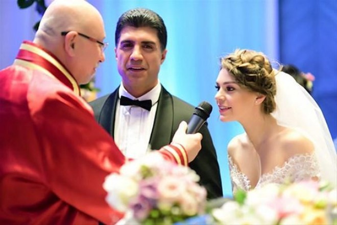 Aslı Enver ikinci dəfə gəlinlik geyindi