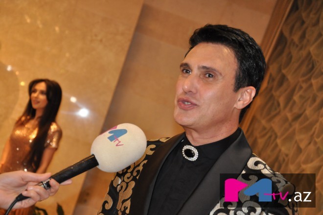 Nadir fiziki məhdudiyyəti olan fanatı ilə görüşüb