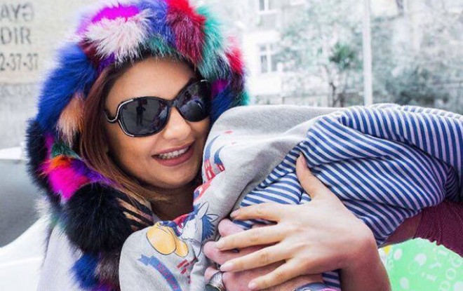 Şəbnəm Tovuzlu ana oldu - fotolar