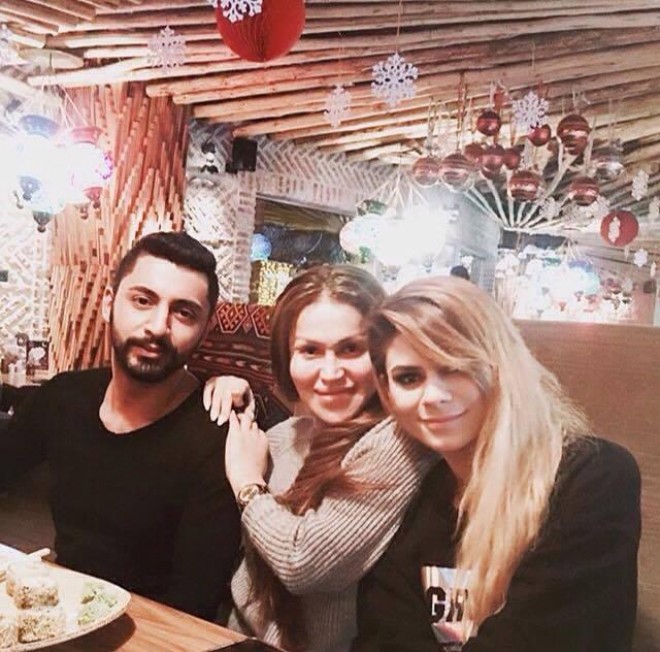 Rəqsanənin qızı nişanını qaytardı