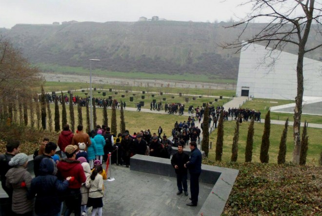 Minlərlə soydaşımız Quba soyqırımı məzarlığına yürüş edib