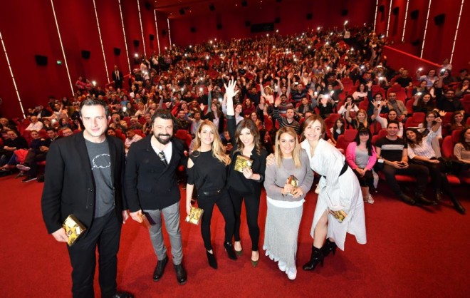 Barış Arduç sevgilisini tək qoydu