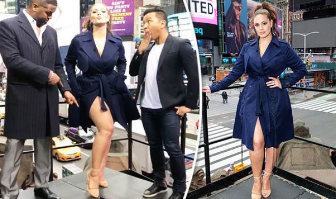 Məşhur model ayağını nümayiş etdirdi&nbsp;