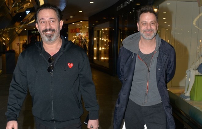 Cem Yılmaz alış-verişə də onunla gedir