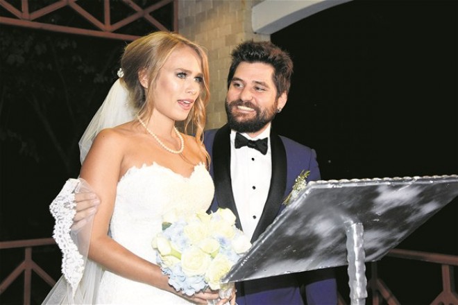 Aktrisa yataq otağına gəlməyən ərindən belə intiqam aldı - video