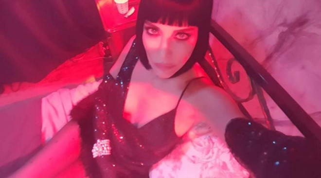 Çılpaq şəkilləri yayılan Dəniz Akkaya: "Heç kimdən qorxmuram" - foto