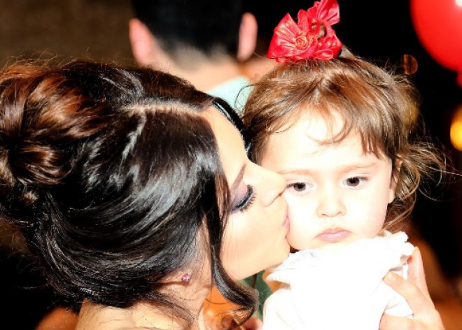 Ayan Babakişiyevanın qızının ad günündən video