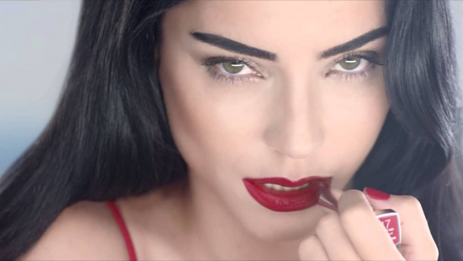 Merve Boluğur: "Dəyişməli olan sənsən"