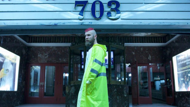 İvan Dorn paltaryuyana girdi - video