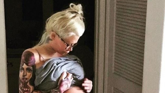 Keçmiş porno ulduz 3-cü dəfə ana oldu