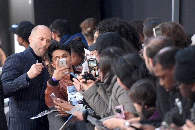Aktyor hamilə nişanlısı ilə təqdimata qatıldı - fotolar