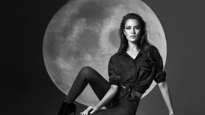 &nbsp;Fahriye Evcenin siması olduğu markanın yeni kolleksiyası