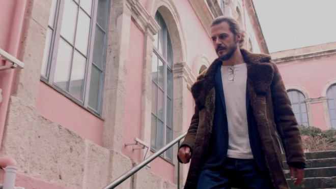 Mehmet Günsür "Fi" serialındakı öpüşmə səhnələrindən sonra ilk dəfə danışdı