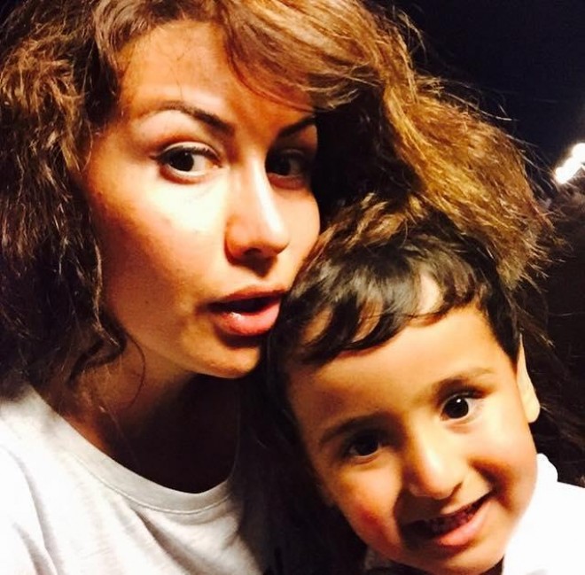 Rəqqasə Fatimənin oğlu da rəqs etdi - video