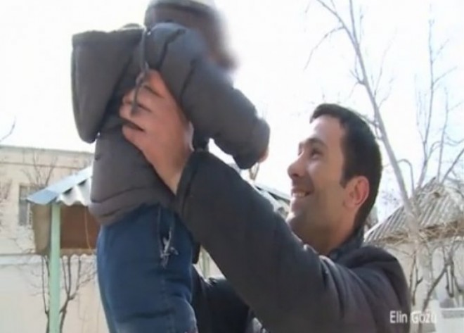 Həbsdə olan azərbaycanlı müğənni övladını ilk dəfə gördü