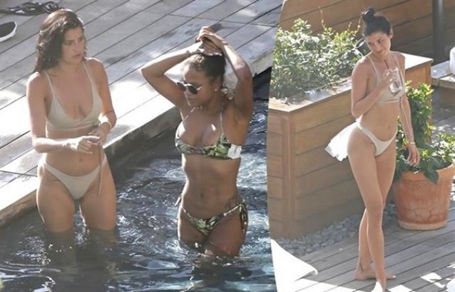 Nikol Uilyamsın fərqli çimərlik geyimi - fotolar