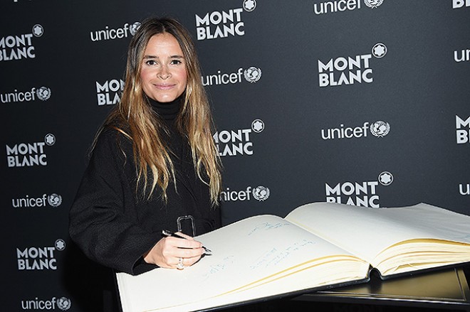 Dünya ulduzları xeyriyyə tədbirində - fotolar