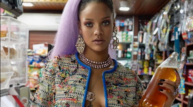 Rihanna kraliçanı elə hala saldı ki…