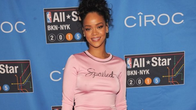 Rihanna “Koaçella”da yenidən diqqətləri üzərinə çəkdi - foto