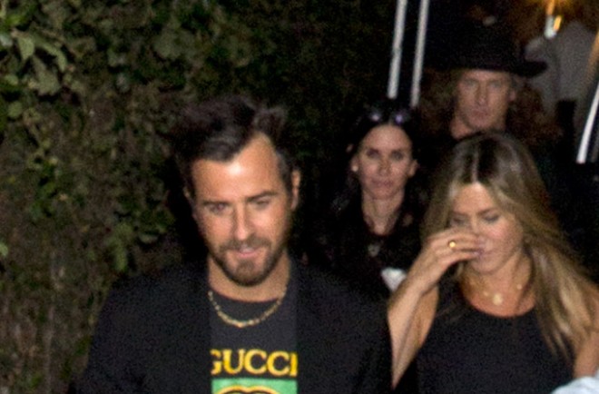 Məşhur ulduzlar gecə klubundan çıxarkən - fotolar