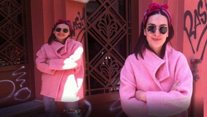 Bergüzar boş vaxtlarını kafesində keçirir