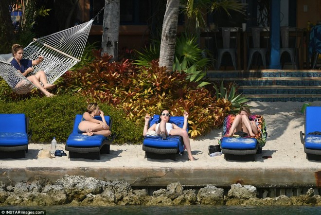 "50 çalar daha tünd"ün aktrisası çimərlikdə&nbsp;