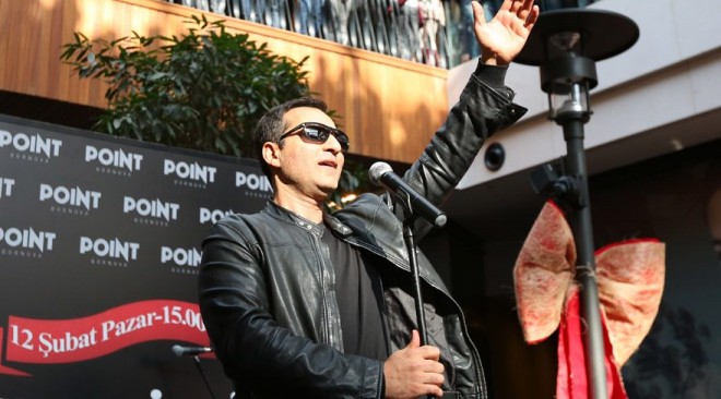 Rafet El Roman qızları ilə alış-verişdə